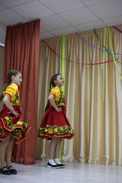 29 мая в зрительном зале Ниноровского клуба прошёл отчётный концерт «Радуга талантов»